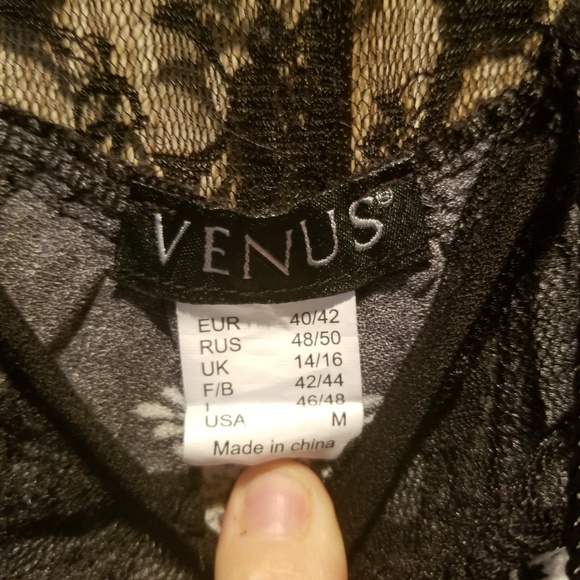 Dress - Picture 3 of 3